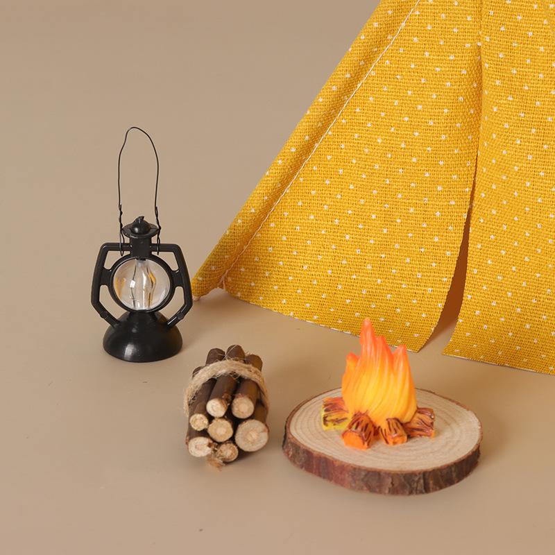 Outdoor Camping Games - Modèle de tente de camping à